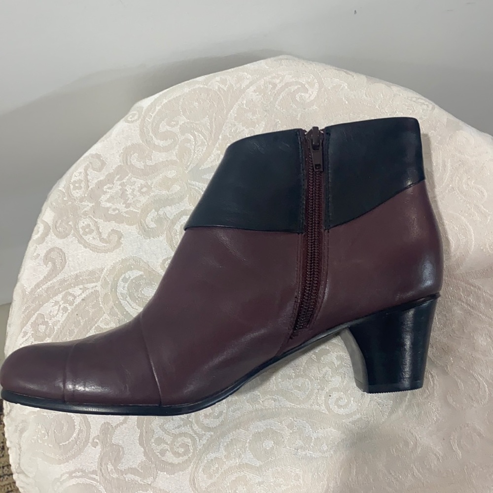 LN Anthro Everybody by BZ Moda "Fanta" booties